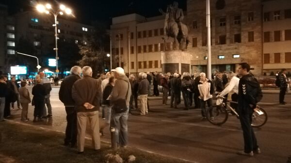 Okupljanje građana ispred Sobranja - Sputnik Srbija