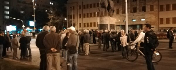 Okupljanje građana ispred Sobranja - Sputnik Srbija