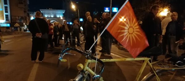 Prizor s protesta protivnika referenduma u Skoplju Prizor s protesta protivnika referenduma u Skoplju - Sputnik Srbija