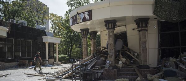 Uništeni kafić Separ u Donjecku u kojem je u eksploziji poginuo lider DNR Aleksandar Zaharčenko Uništeni kafić Separ u Donjecku u kojem je u eksploziji poginuo lider DNR Aleksandar Zaharčenko - Sputnik Srbija