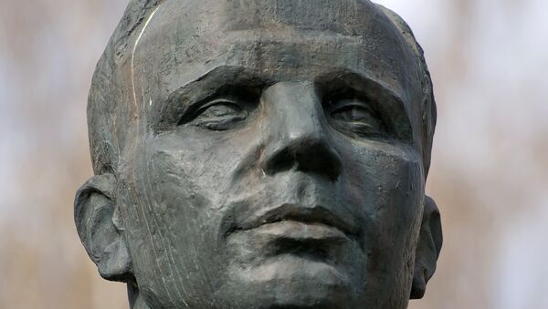 Споменик првом космонауту Јурију Гагарину у Звезданом граду у Подмосковљу - Sputnik Србија