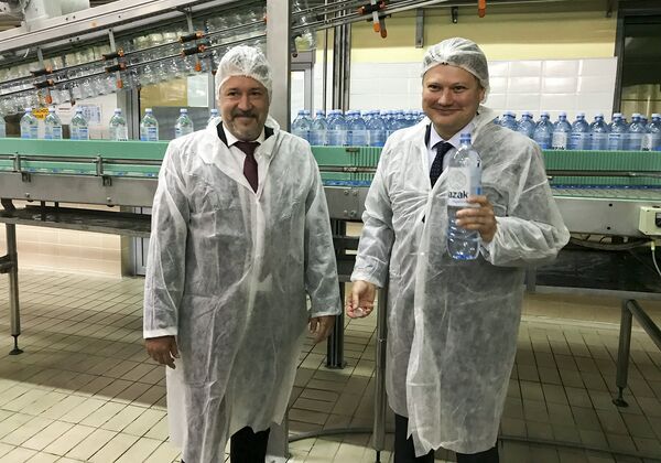 Dušan Pavlović, direktor pogona Jazak i Aleksej Černjikov, direktor Bloka Promet u kompaniji NIS Dušan Pavlović, direktor pogona Jazak i Aleksej Černjikov, direktor Bloka Promet u kompaniji NIS - Sputnik Srbija