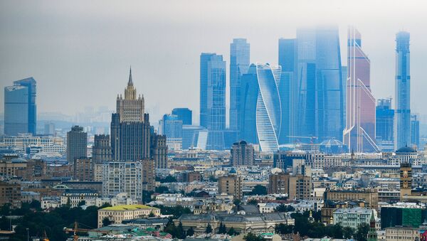 Oblakoderi poslovnog centra Moskva siti i Ministarstvo spoljnih poslova Rusije - Sputnik Srbija