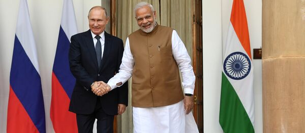 Predsednik Rusije Vladimir Putin i premijer Indije Narendra Modi - Sputnik Srbija
