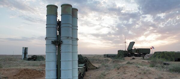 Припрема за лансирање ракетних система С-400 Тријумф на полигону у Астраханској области, током војних вежби Ваздушно-космичких снага Русије - Sputnik Србија