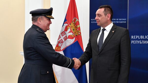 Ministar odbrane Aleksandar Vulin i predsedavajući Vojnog komiteta NATO general Stjuart Pič - Sputnik Srbija