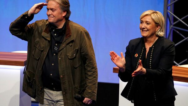 Stiv Benon i Marin Le Pen u Lilu. - Sputnik Srbija