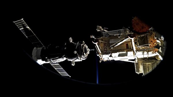 Spajanje broda Sojuz MS-05 sa Međunarodnom svemirskom stanicom. - Sputnik Srbija