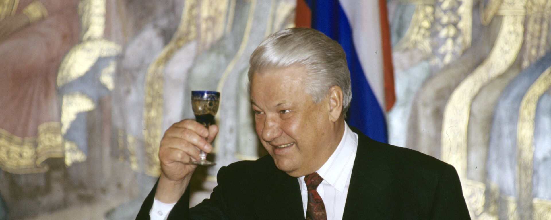 Бивши председник Руске Федерације Борис Јељцин са чашицом вотке - Sputnik Србија, 1920, 09.08.2019