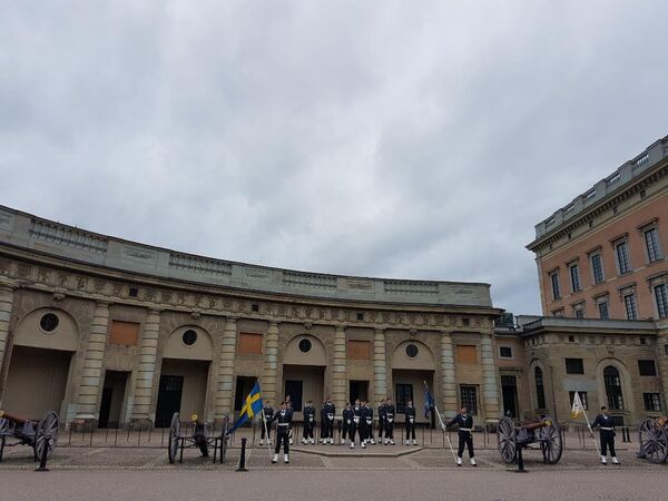 Постројавање краљевске гарде испред дворца у Стокхолму - Sputnik Србија