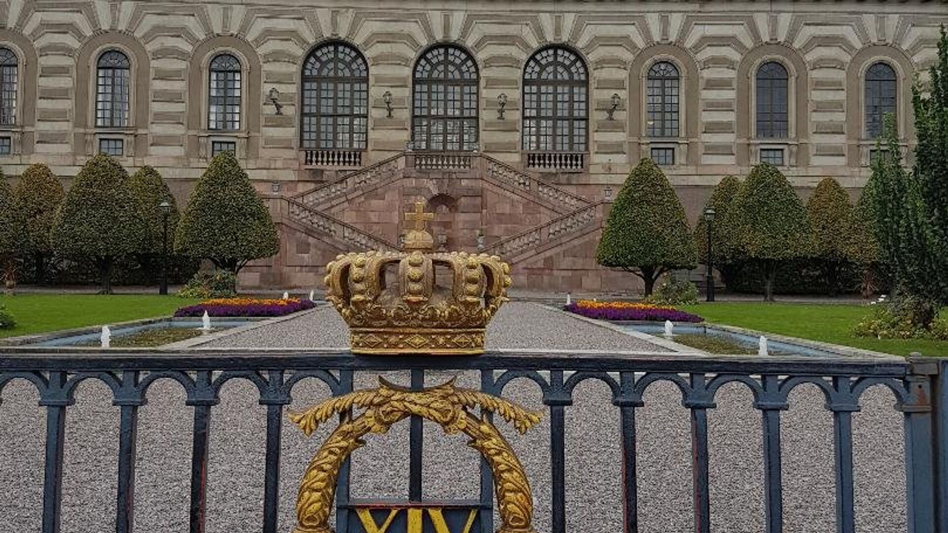 Ispred Kraljevski dvorac u starom delu Stokholma (Gamla stanu). - Sputnik Srbija, 1920, 07.12.2021
