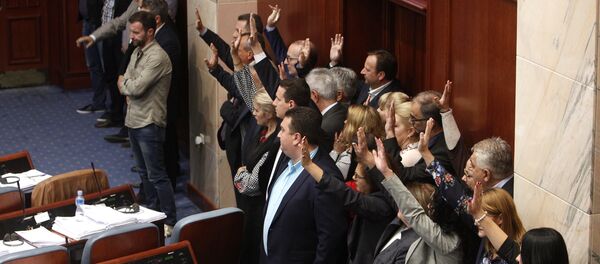 Посланици ВМРО-ДПМНЕ у Собрању Посланици ВМРО-ДПМНЕ у Собрању - Sputnik Србија