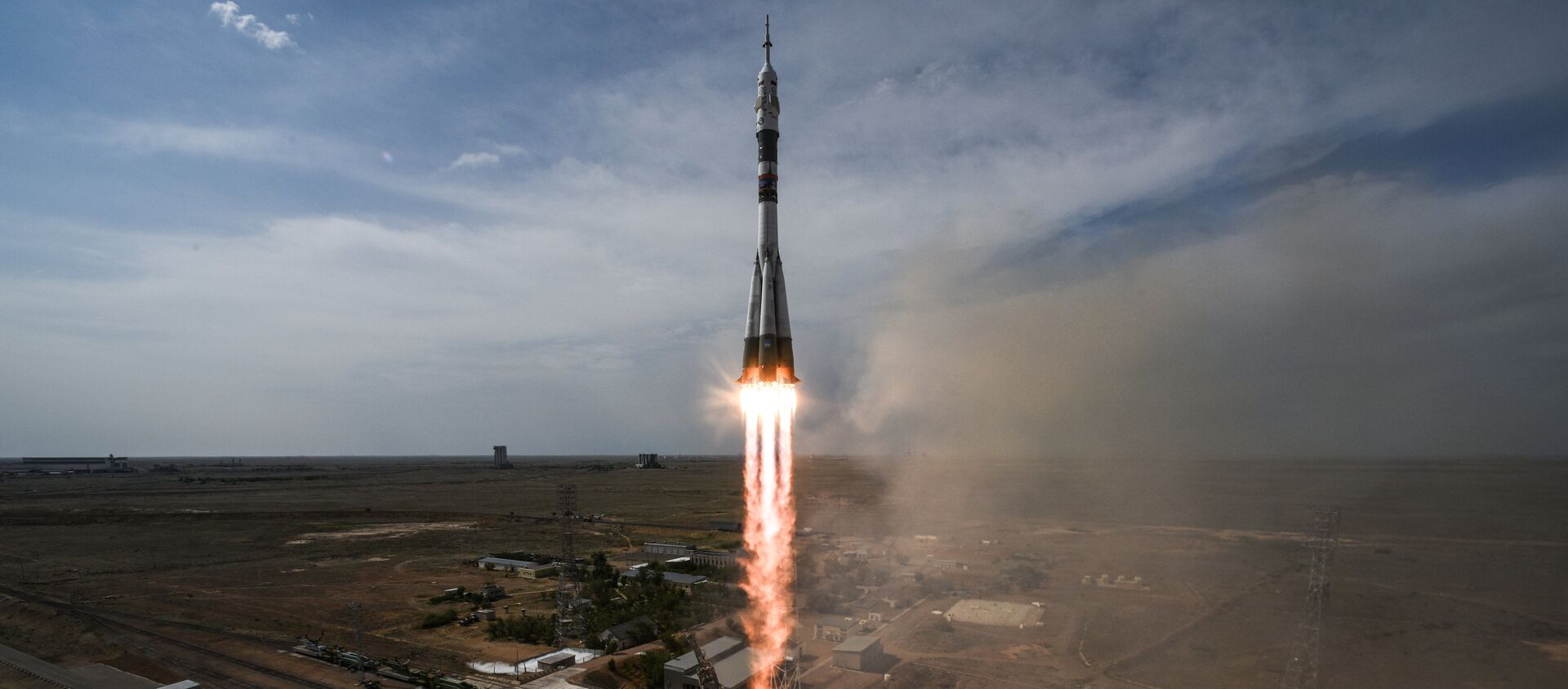 Лансирање ракете-носача Сојуз ФГ са свемирским бродом Сојуз МС 09 са посадом на космодрому Бајконур - Sputnik Србија, 1920, 28.03.2021