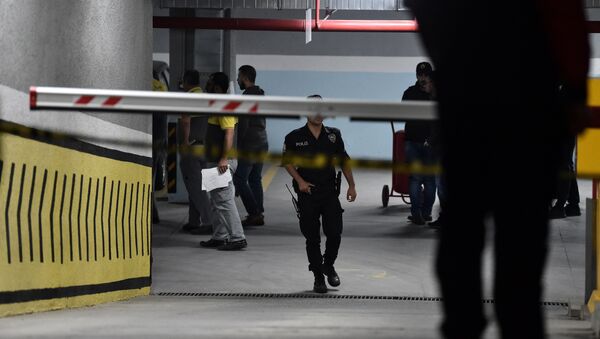 Policija u Istanbulu u garaži u kojoj je pronađen automobil saudijske ambasade u istrazi ubistva Džamala Hašogija - Sputnik Srbija