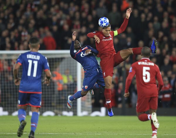 Бен Набухан и Ван Дијк у акцији - Sputnik Србија