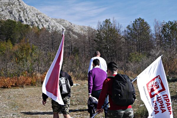 Марко Милачић и његов тим на путу ка цркви - Sputnik Србија