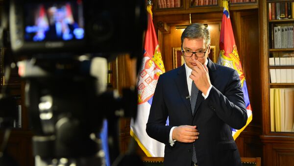Predsednik Srbije Aleksandar Vučić u svom kabinetu na Andrićevom vencu - Sputnik Srbija