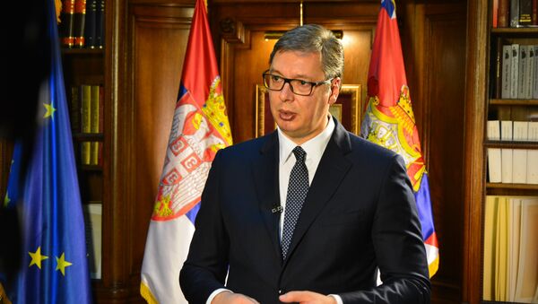 Predsednik Srbije Aleksandar Vučić u svom kabinetu na Andrićevom vencu - Sputnik Srbija