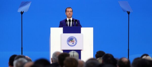 Премијер Русије Дмитриј Медведев говори на отварању Првог кинеског међународног сајма извоза у Шангају Премијер Русије Дмитриј Медведев говори на отварању Првог кинеског међународног сајма извоза у Шангају - Sputnik Србија