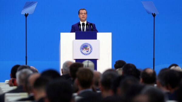 Премијер Русије Дмитриј Медведев говори на отварању Првог кинеског међународног сајма извоза у Шангају - Sputnik Србија