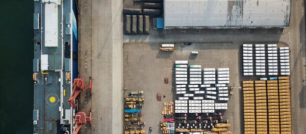 Аутобуси у луци Лијанјанганг у источној кинеској провинцији Ђиангсу - Sputnik Србија