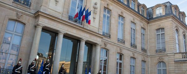 Почасна гарда испред Јелисејске палате у Паризу Почасна гарда испред Јелисејске палате у Паризу - Sputnik Србија