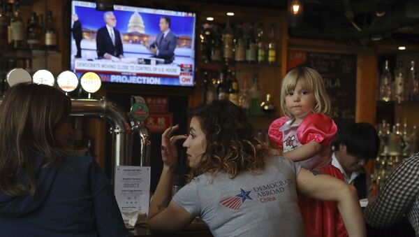Amerikanci prate izbore u jednom kafeu - Sputnik Srbija