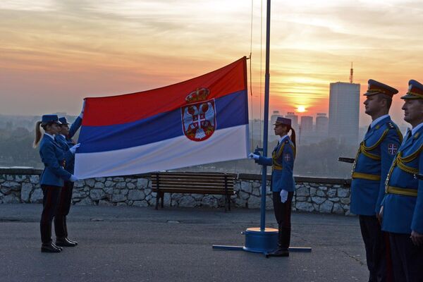 Развијање српске заставе на Калемегдану - Sputnik Србија