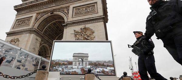 Pariz je danas centar sveta Pariz je danas centar sveta - Sputnik Srbija