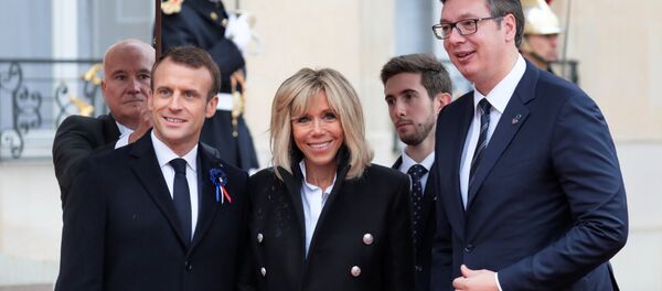 Александар Вучић са Емануелом и Брижит Макрон - Sputnik Србија