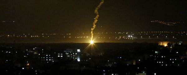 Израелска војска гранатира Појас Газе - Sputnik Србија