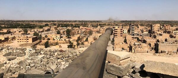 Поглед на област Џафра у Дејр ел Зору у Сирији Поглед на област Џафра у Дејр ел Зору у Сирији - Sputnik Србија