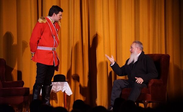 Scena iz predstave „Srpska ramonda“ autora Milana Andrijanića, održane u Čikagu povodom obeležavanja stogodišnjice završetka Prvog svetskog rata Scena iz predstave „Srpska ramonda“ autora Milana Andrijanića, održane u Čikagu povodom obeležavanja stogodišnjice završetka Prvog svetskog rata - Sputnik Srbija