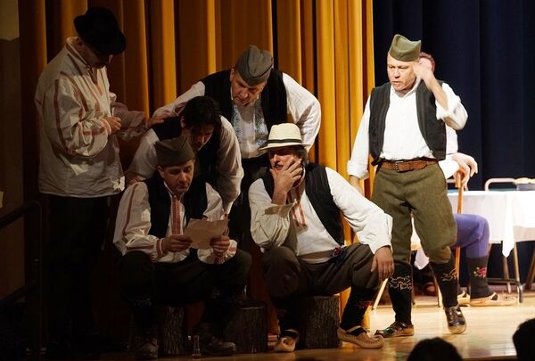 Predstavu su, na dan obeležavanja veka od okončanja Velikog rata, izveli glumci srpskog amaterskog pozorišta iz Čikaga, po scenariju Milana Andrijanića Predstavu su, na dan obeležavanja veka od okončanja Velikog rata, izveli glumci srpskog amaterskog pozorišta iz Čikaga, po scenariju Milana Andrijanića - Sputnik Srbija