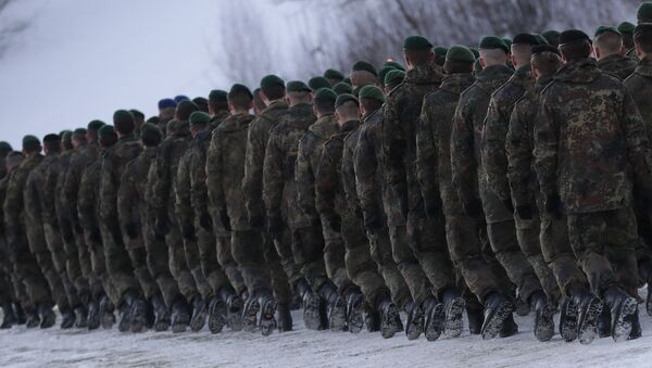 Солдаты 122-ого пехотного батальона Бундесвера направляются на место службы в Литву в рамках расширения военного присутствия НАТО - Sputnik Србија