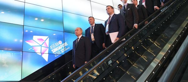 Владимир Путин у Сингапуру Владимир Путин у Сингапуру - Sputnik Србија