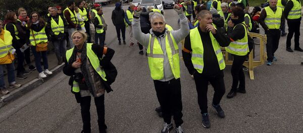 Протест због цена горива у Паризу - Sputnik Србија