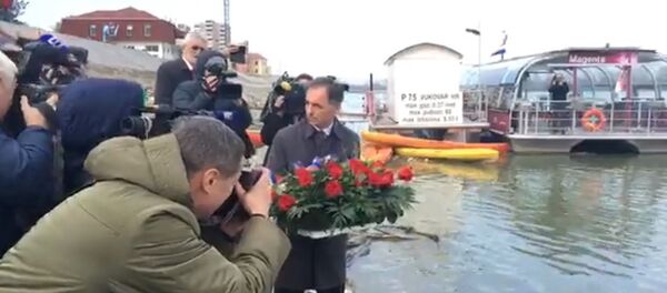 Pupovac polaže venac u Vukovaru - Sputnik Srbija