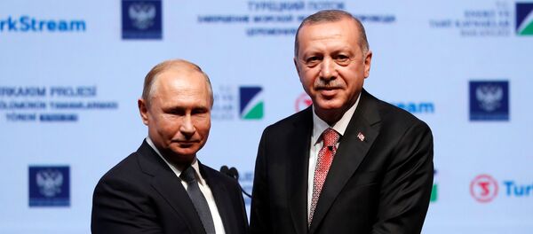 Владимир Путин и Реџеп Тајип Ердоган на церемонији завршетка постављања морског дела Турског тока Владимир Путин и Реџеп Тајип Ердоган на церемонији завршетка постављања морског дела Турског тока - Sputnik Србија