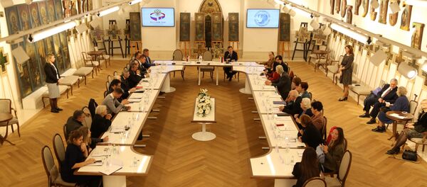 Okrugli sto pod nazivom „Sastanak generacija u Ruskom domu - Sputnik Srbija