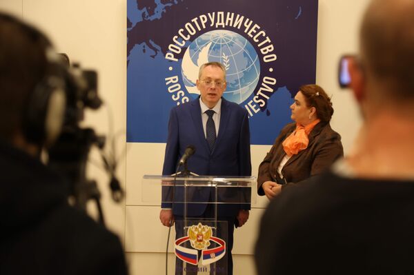 Aleksandar Radkov, zamenik direktora Federalne agencije „Rosotrudničestvo“, koja upravlja kulturnim centrima Rusije širom sveta Aleksandar Radkov, zamenik direktora Federalne agencije „Rosotrudničestvo“, koja upravlja kulturnim centrima Rusije širom sveta - Sputnik Srbija
