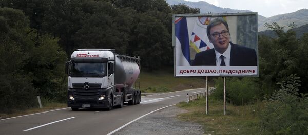 Билборд код села Лешак на Косову и Метохији - Sputnik Србија