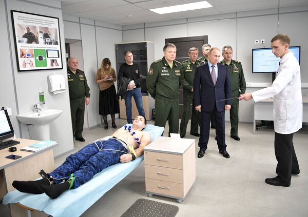 Руски председник Владимир Путин у посети технополису Руски председник Владимир Путин у посети технополису - Sputnik Србија