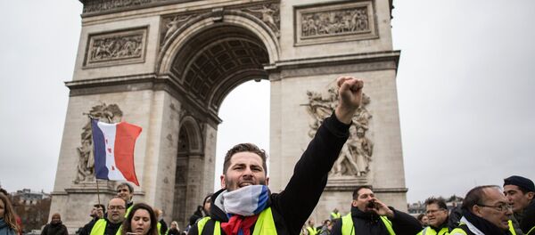 Protesti protiv rasta cena benzina u Parizu - Sputnik Srbija