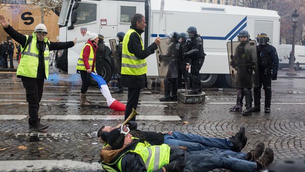 Protesti protiv povećanja cena u Parizu - Sputnik Srbija