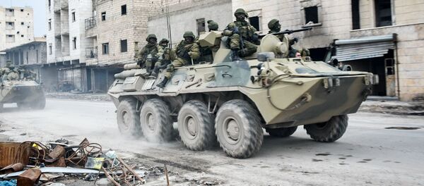 Припадници руских инжењерских јединица међународног центра за деминирање током операције чишћења мина у источном Алепу у Сирији Припадници руских инжењерских јединица међународног центра за деминирање током операције чишћења мина у источном Алепу у Сирији - Sputnik Србија