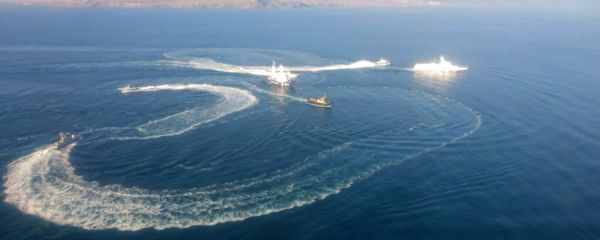 Украјински бродови код Керчког мореуза Украјински бродови код Керчког мореуза - Sputnik Србија