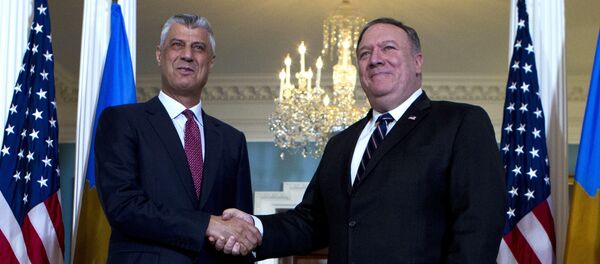 Председник тзв. Косова Хашим Тачи и амерички државни секретар Мајк Помпео након састанка у Вашингтону - Sputnik Србија