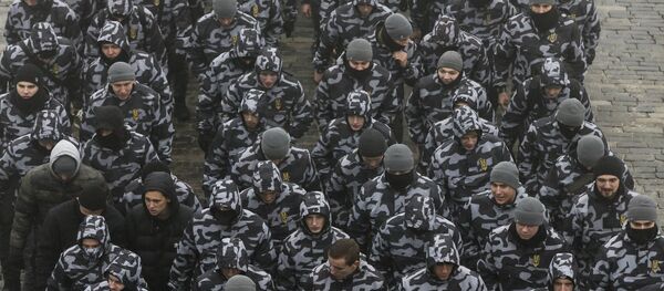 Присталице батаљона „Азов“ у Кијеву  испред зграде Парламента Украјине26.11,2018 - Sputnik Србија