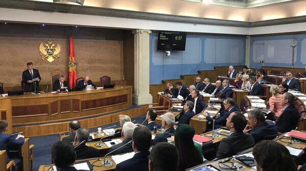 Напето у Скупштини Црне Горе: Ванредна седница прекинута због тензија и инцидената